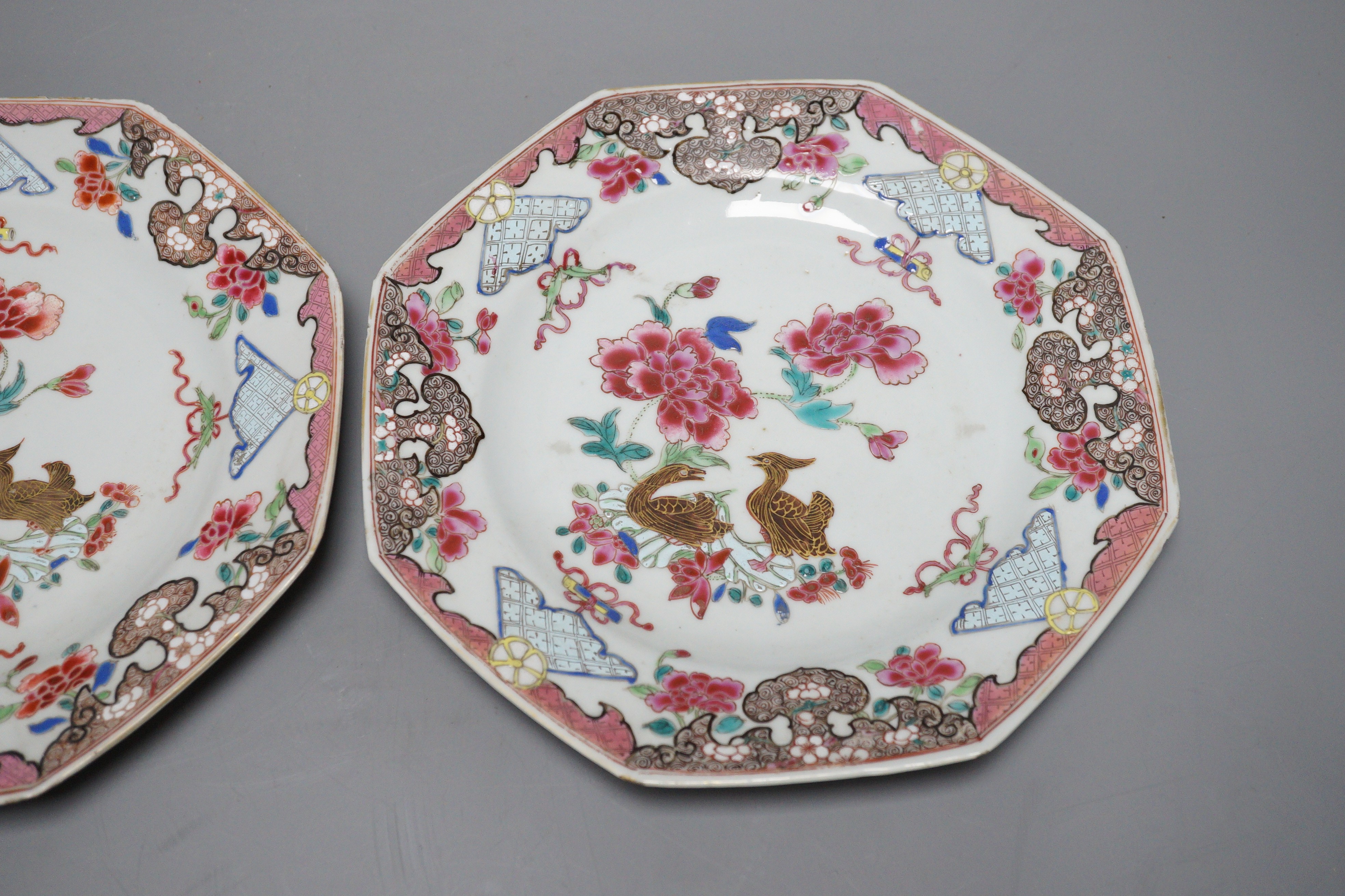 A pair of 18th century Chinese export famille rose octagonal plates, 22cm